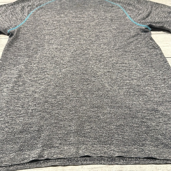 🍋Mens original Vent Tech tee with 3 bar sizing PTP approx 19”🍋 - Picture 12 of 13